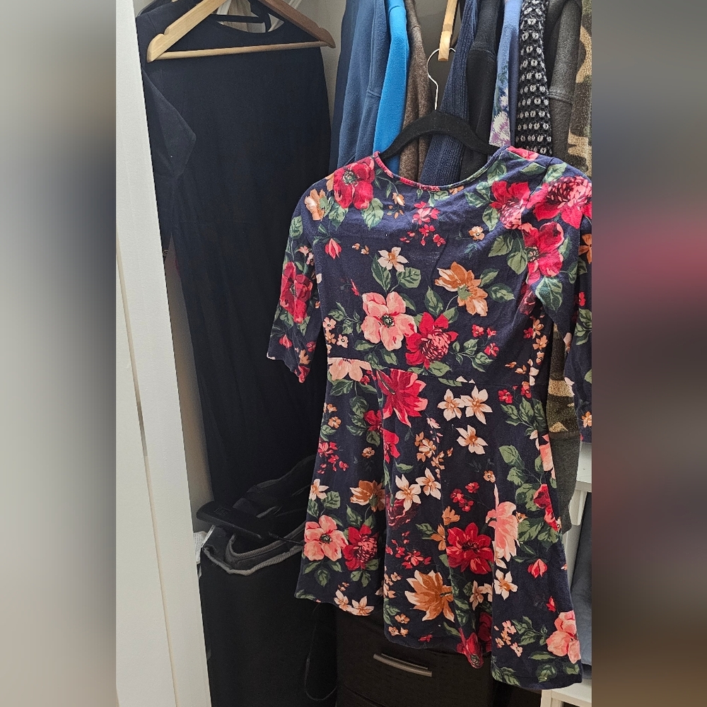 Old Navy Floral 3/4 Sleeve Dress - Girls Size.14
